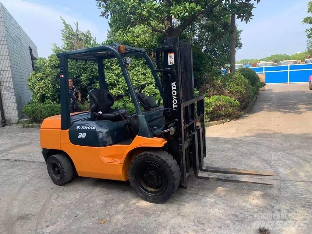 Toyota 30-5 FBL 25 Teleskopik yükleyiciler