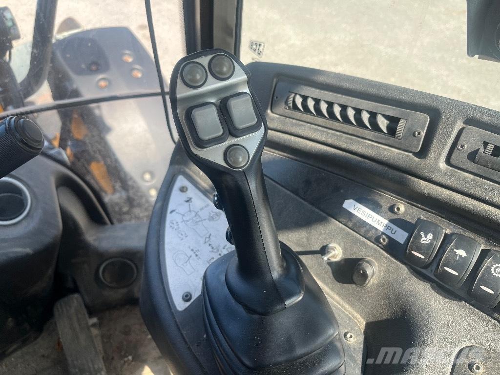 JCB 409 / Myyty, Sold Tekerlekli yükleyiciler