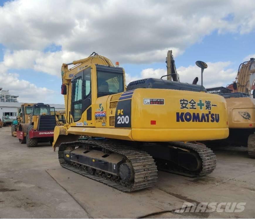 Komatsu PC 220-8 Paletli ekskavatörler