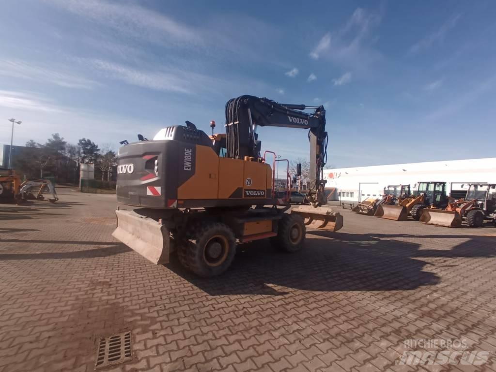 Volvo EW 180 E Lastik tekerli ekskavatörler