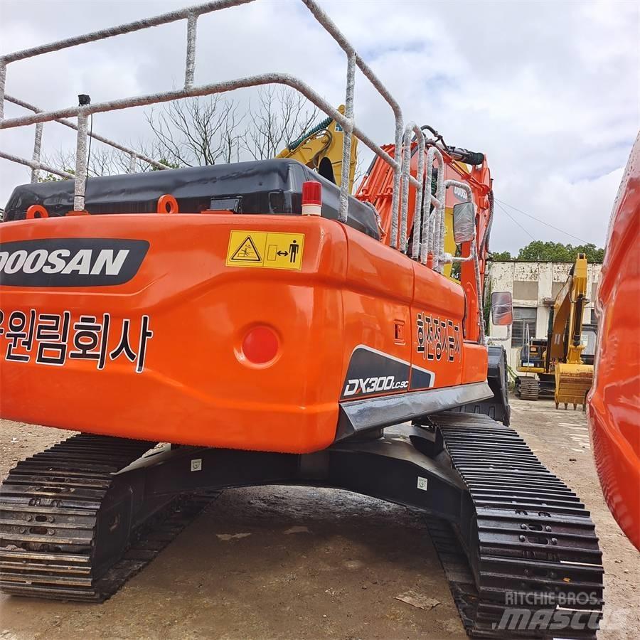Doosan DX300 Paletli ekskavatörler