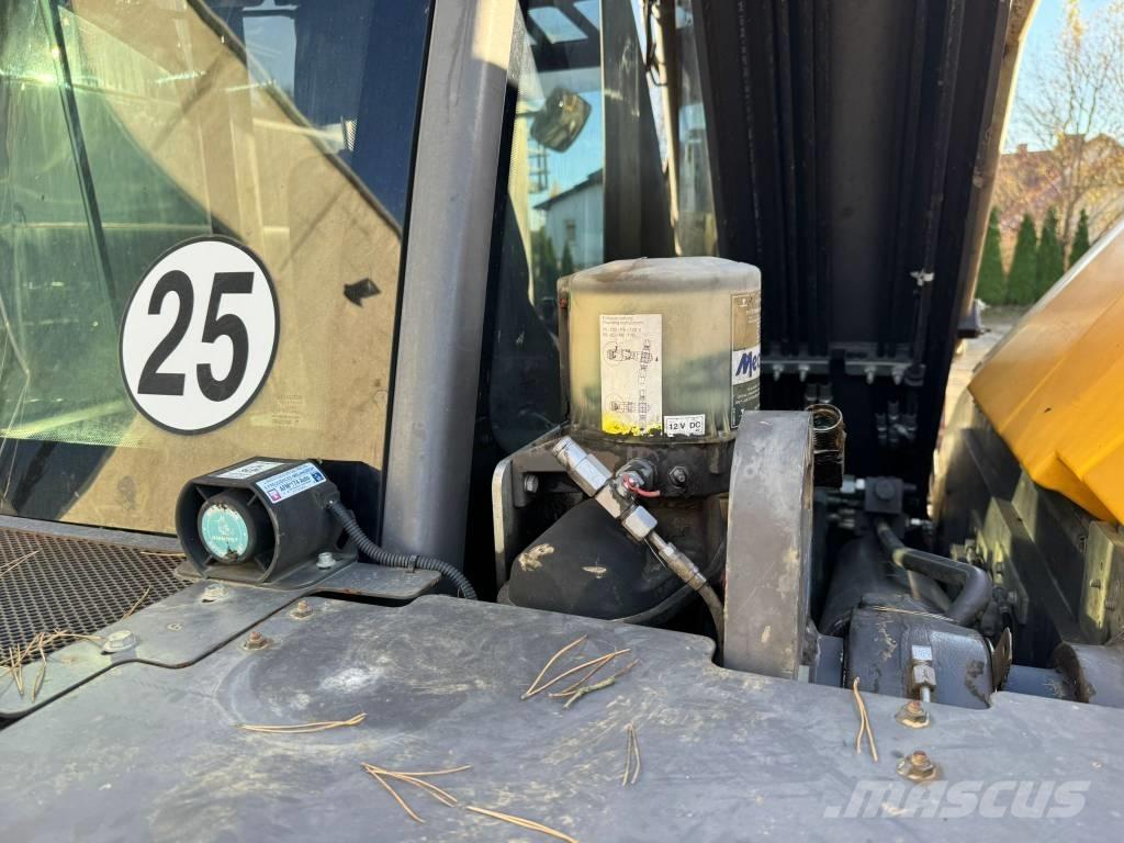 Mecalac 15 MWR Lastik tekerli ekskavatörler