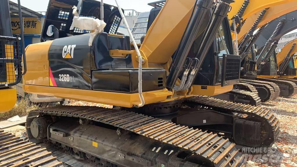 CAT 326D Paletli ekskavatörler