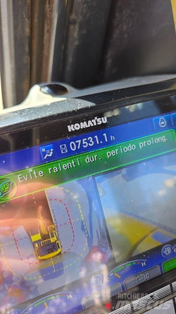 Komatsu PC 210 LC-11 Paletli ekskavatörler