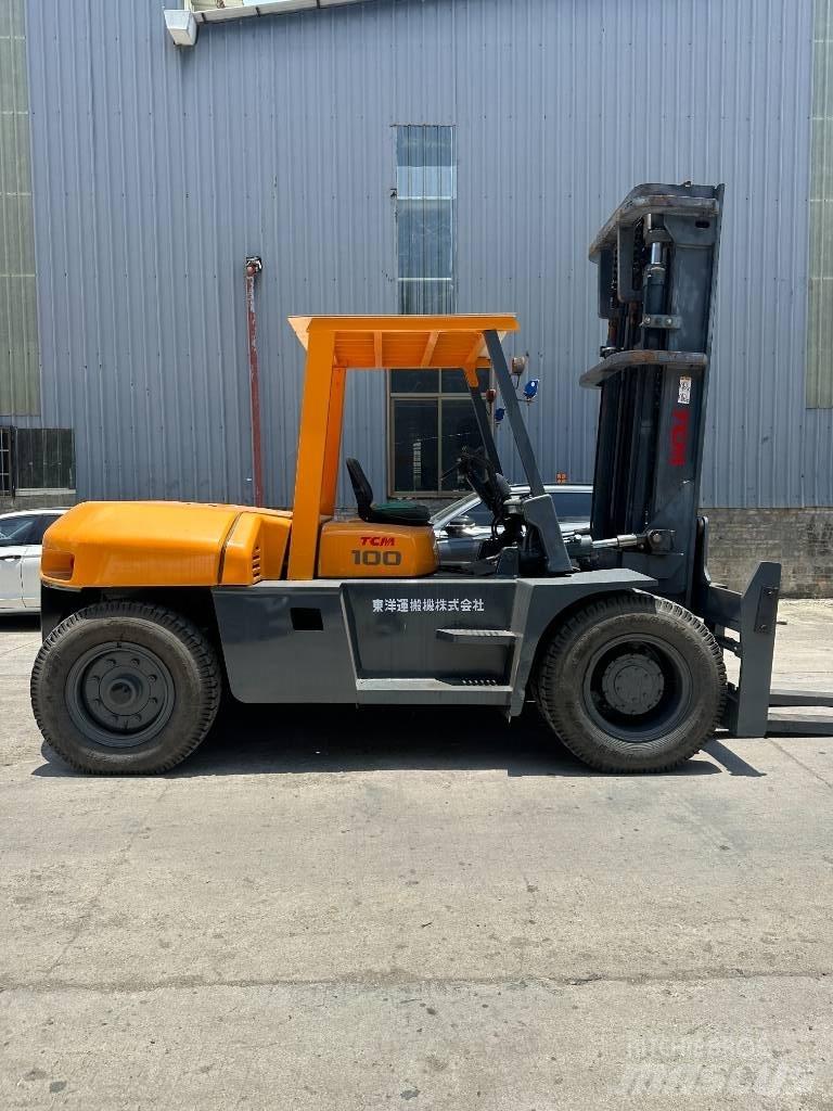 TCM 100 Reach truck - depo içi istif araçları