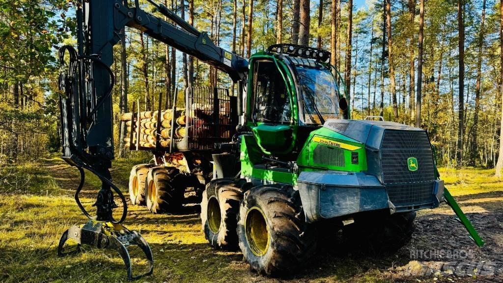 John Deere 1010G Tomruk yükleyici traktörler