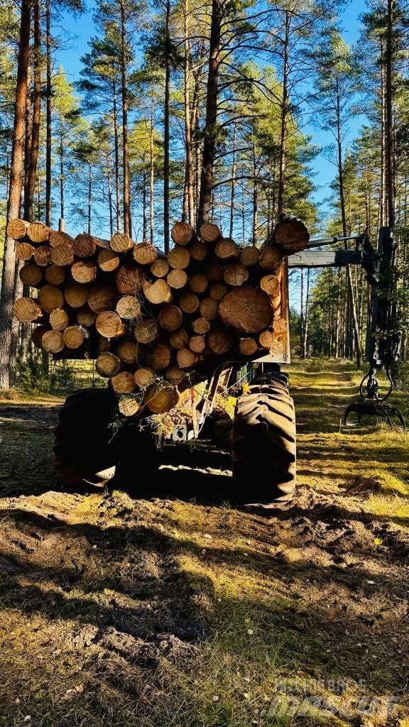 John Deere 1010G Tomruk yükleyici traktörler
