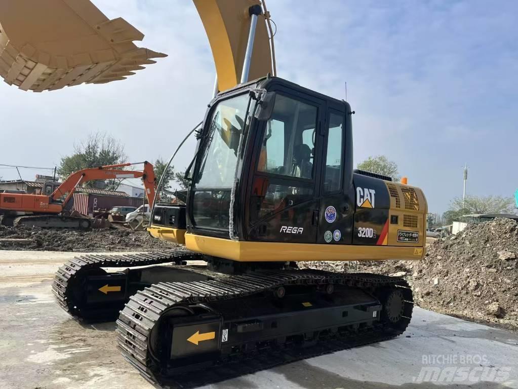CAT 320 D Paletli ekskavatörler