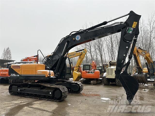 Hyundai R220LC-9S Paletli ekskavatörler