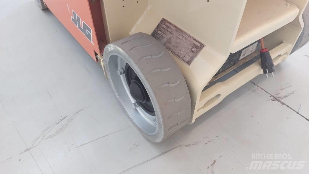 JLG 1230 ES Makasli platformlar