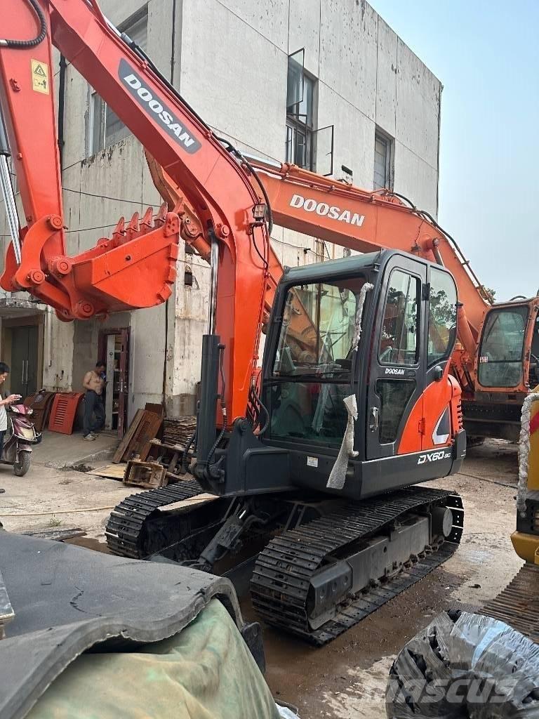 Doosan DX 60 Mini ekskavatörler, 7 tona dek