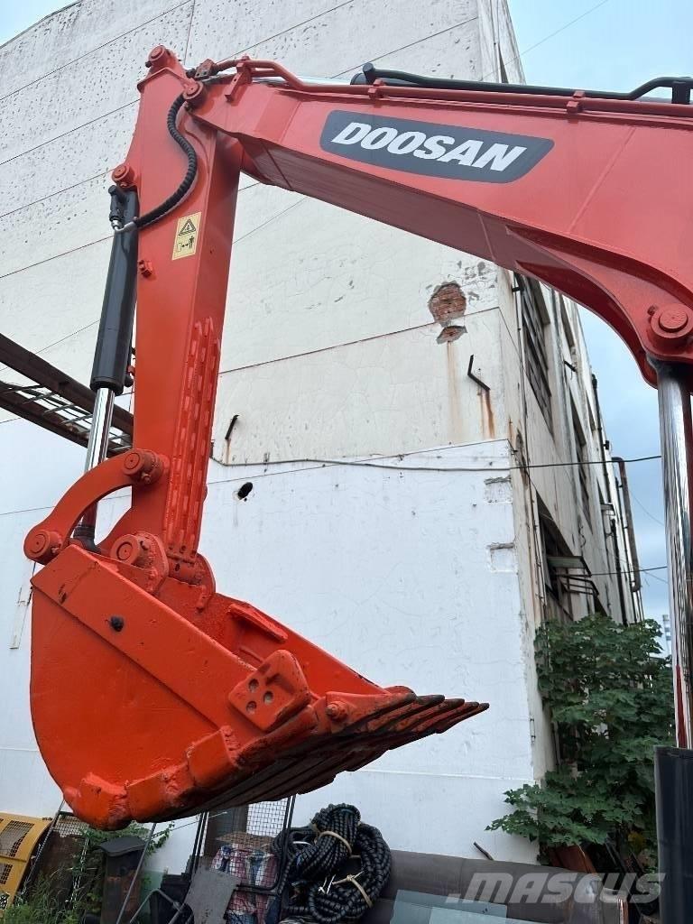 Doosan DX 60 Mini ekskavatörler, 7 tona dek