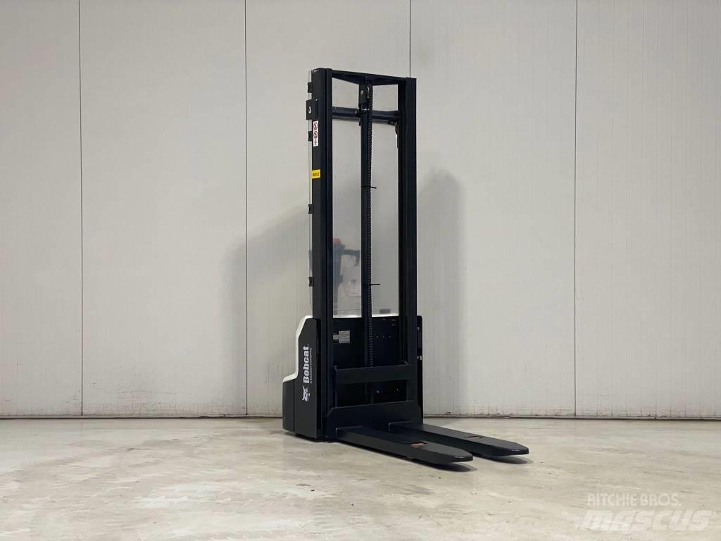 Bobcat LSM12N-7 Yaya kumandali istif makinasi