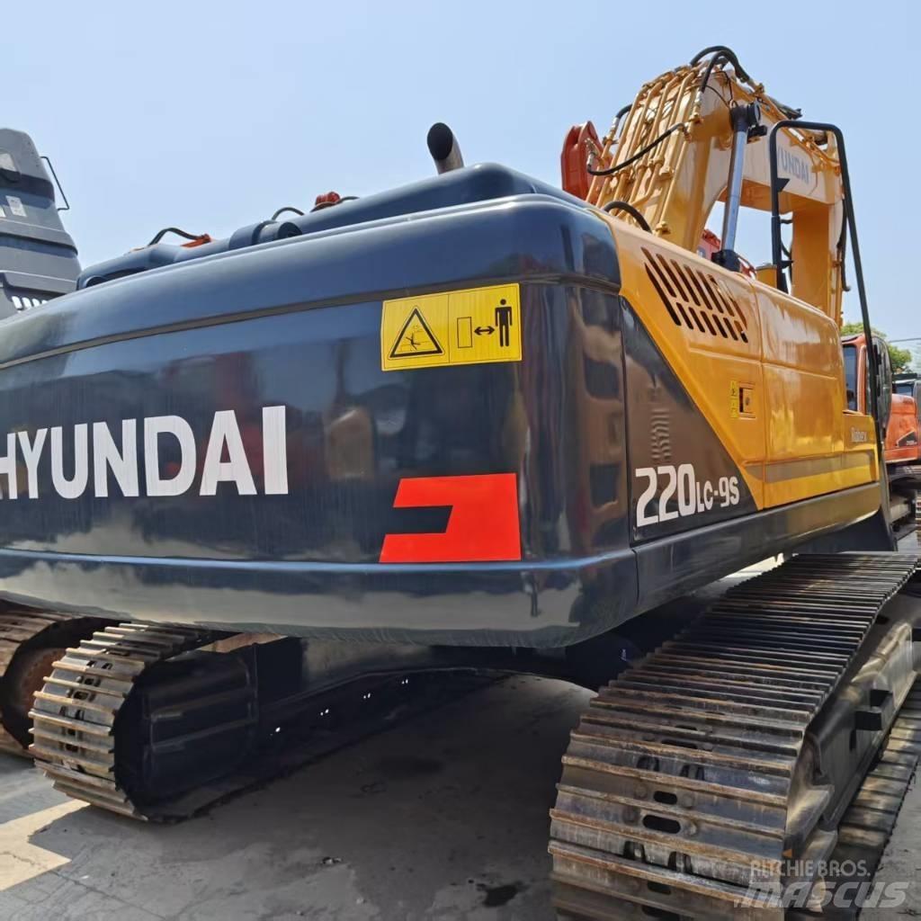 Hyundai 220lc-9s Paletli ekskavatörler