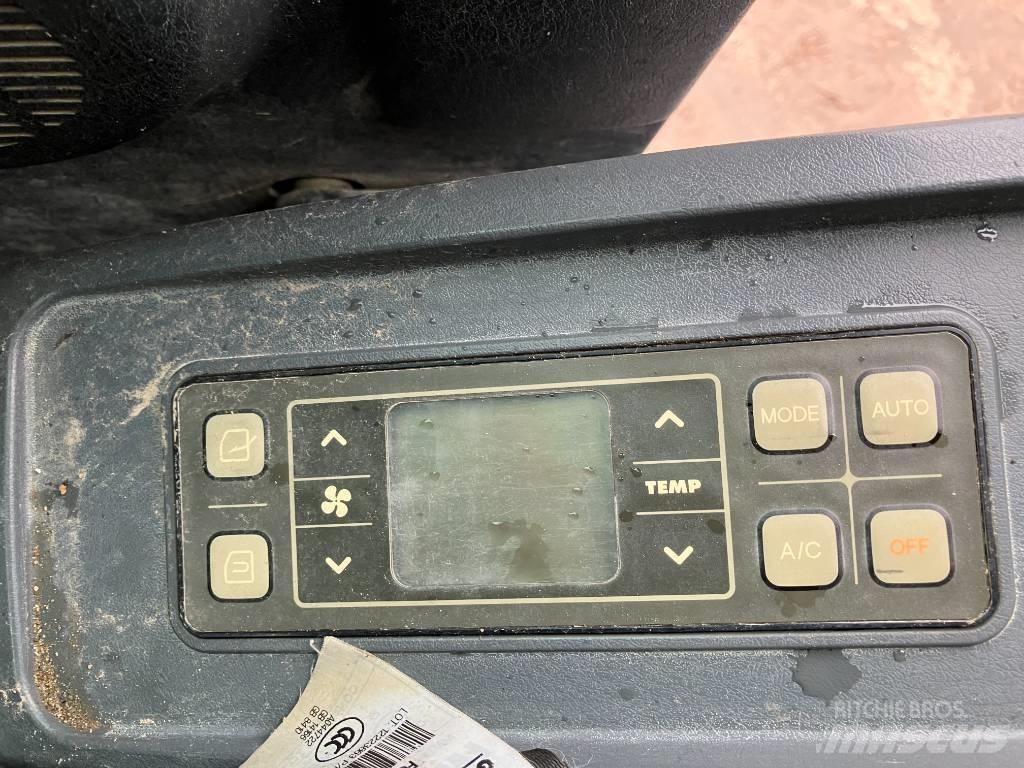 Hyundai 55W-9A Lastik tekerli ekskavatörler