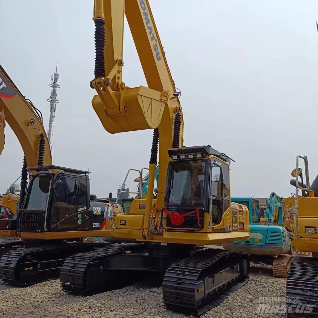 Komatsu PC 220 Paletli ekskavatörler