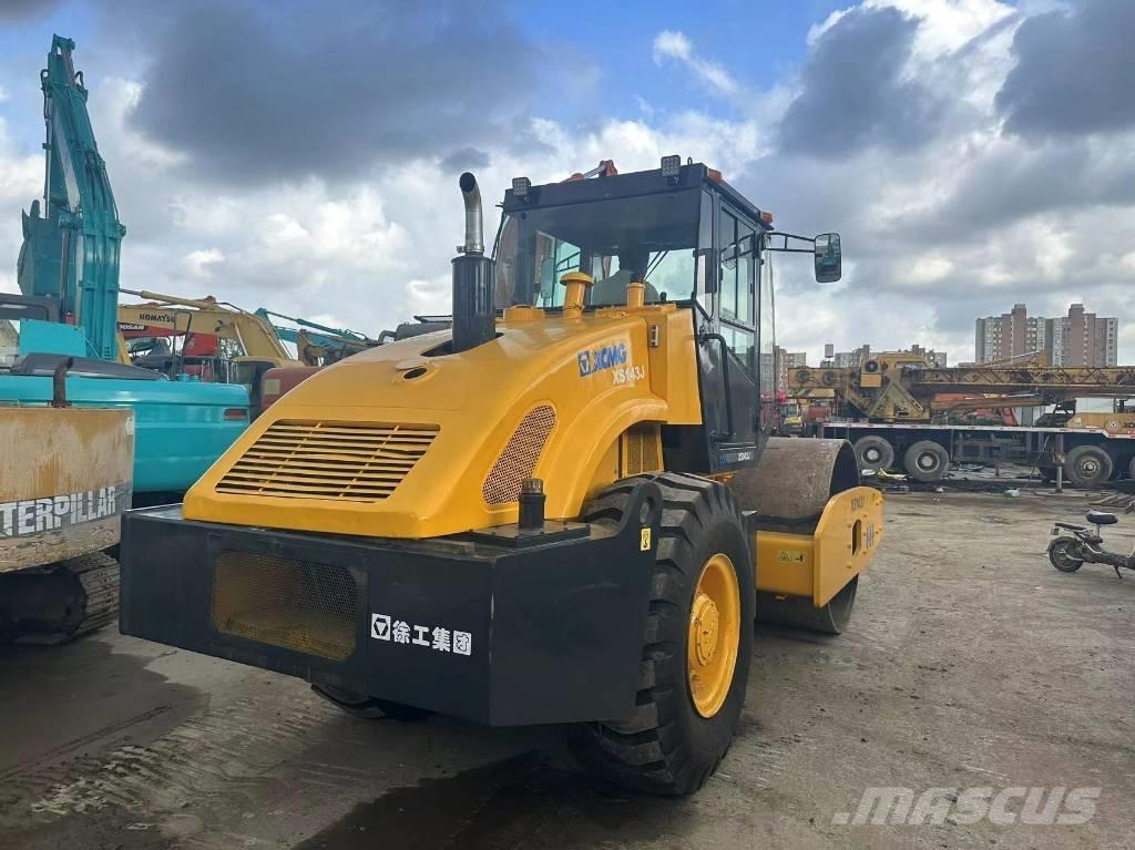 XCMG XS 143 J Tek tamburlu silindirler