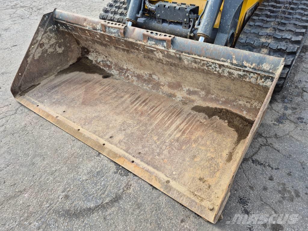 John Deere 331 Skid steer loderler