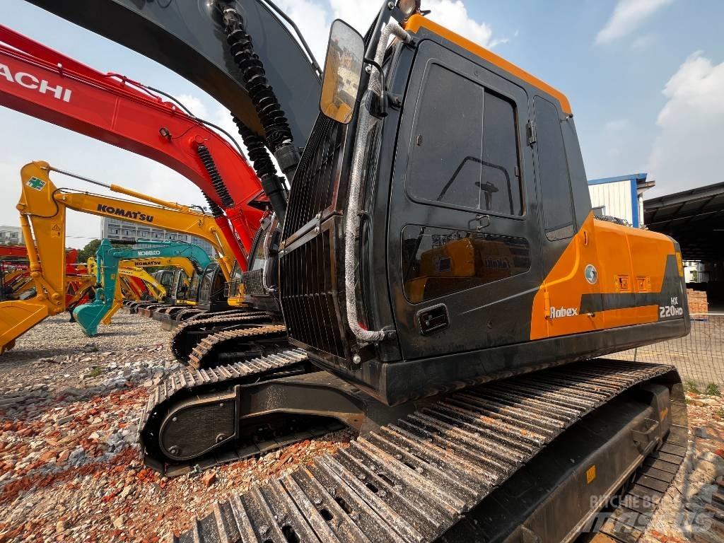 Hyundai HX 220 Paletli ekskavatörler