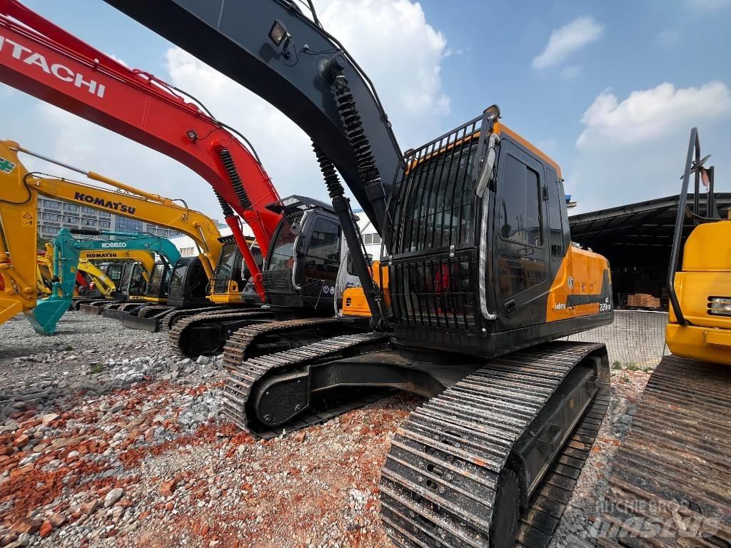 Hyundai HX 220 Paletli ekskavatörler