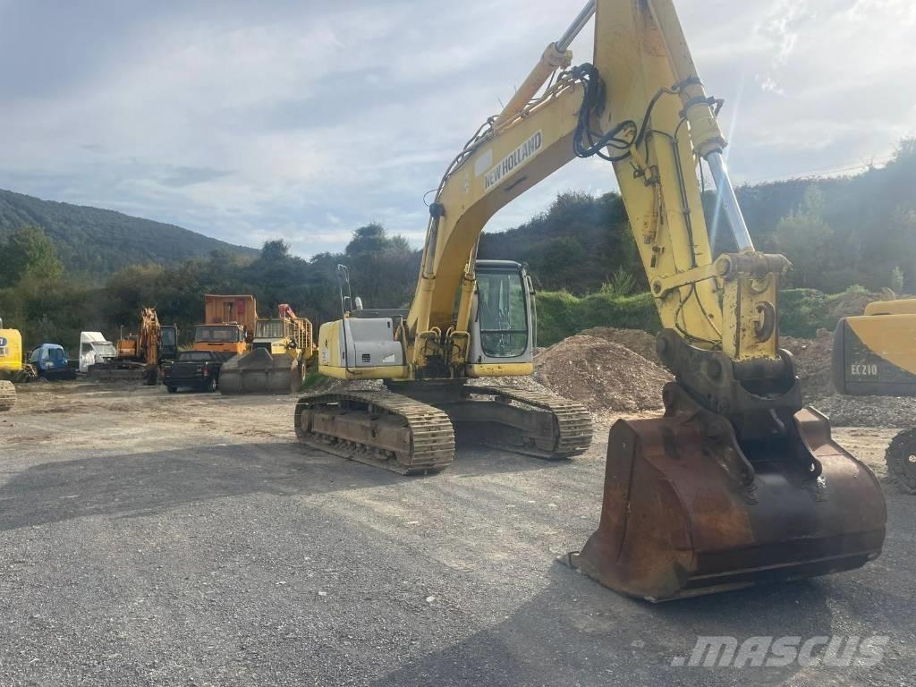 New Holland E 305 Paletli ekskavatörler