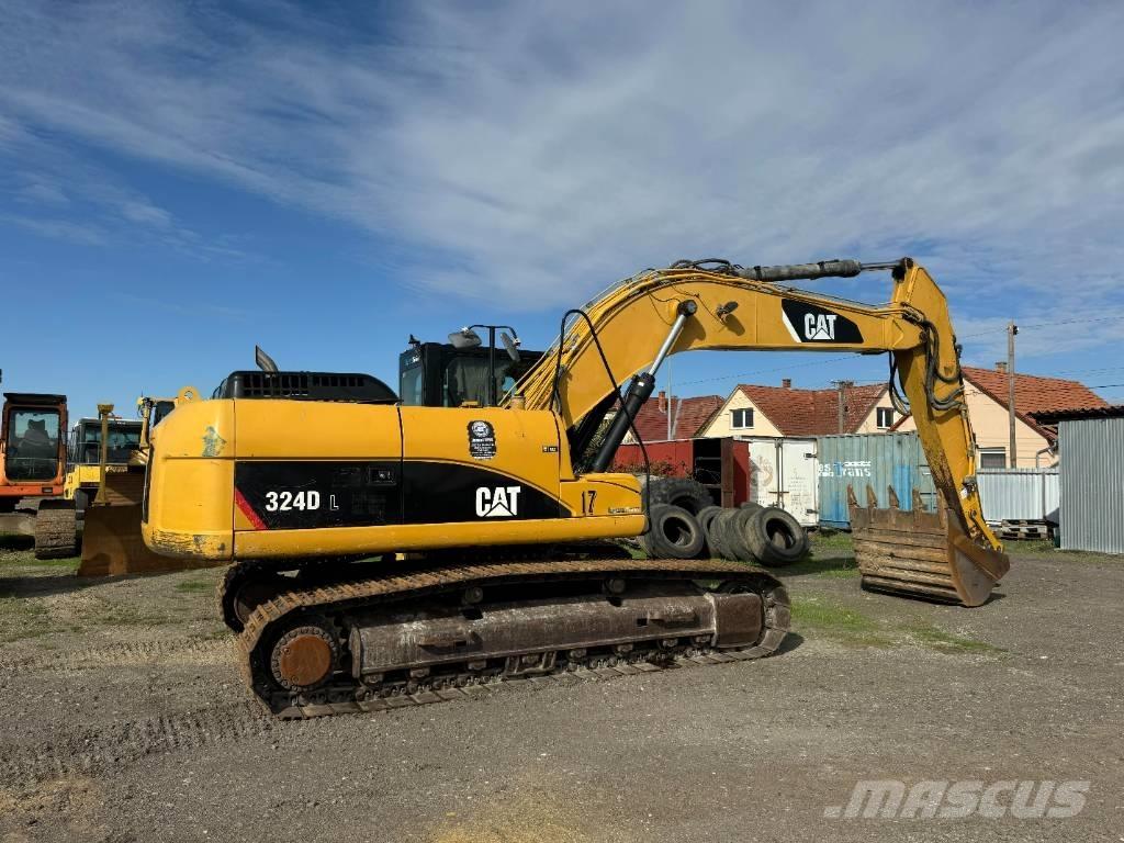 CAT 324 D L Paletli ekskavatörler