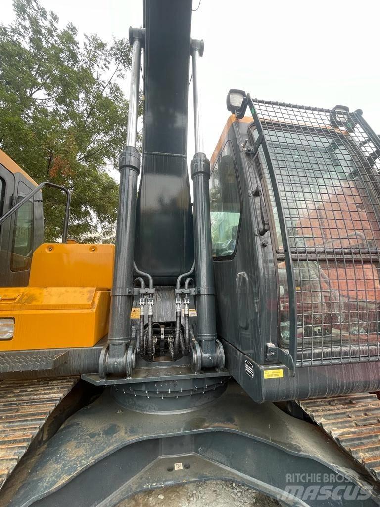 Hyundai R210 Paletli ekskavatörler