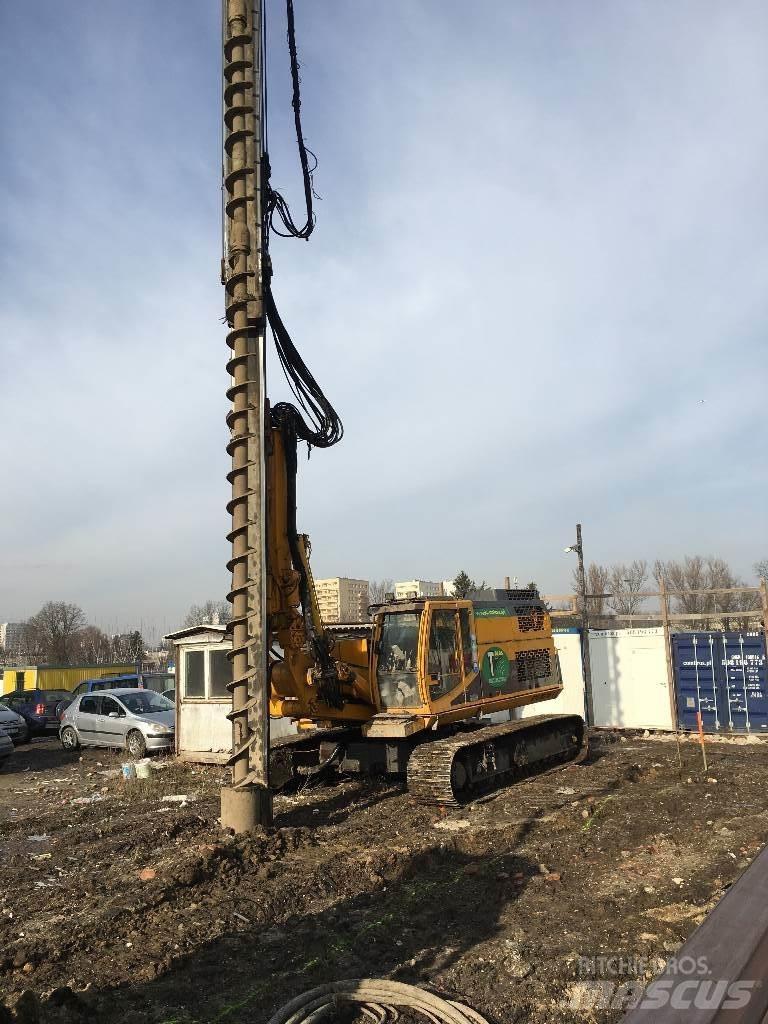 Bauer RTG 16 T Titreşimli kazık çakıcıları