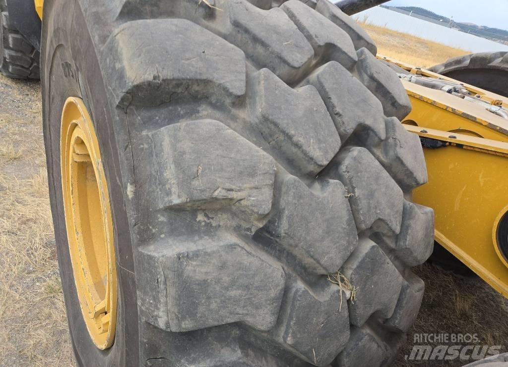 CAT 745 Belden kirma kaya kamyonu