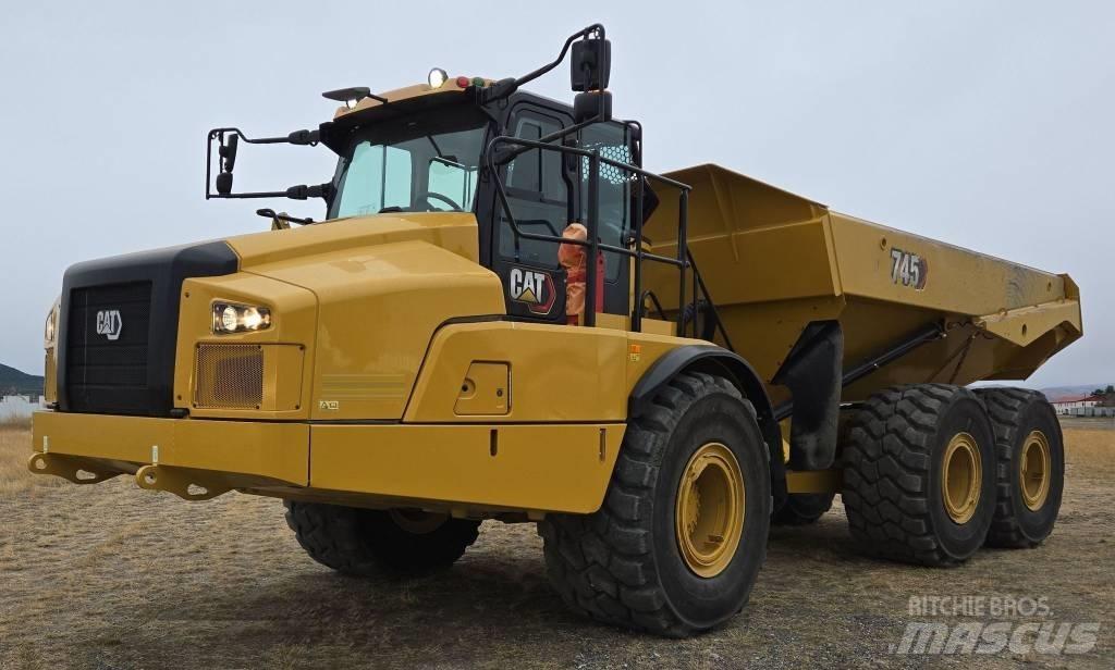 CAT 745 Belden kirma kaya kamyonu