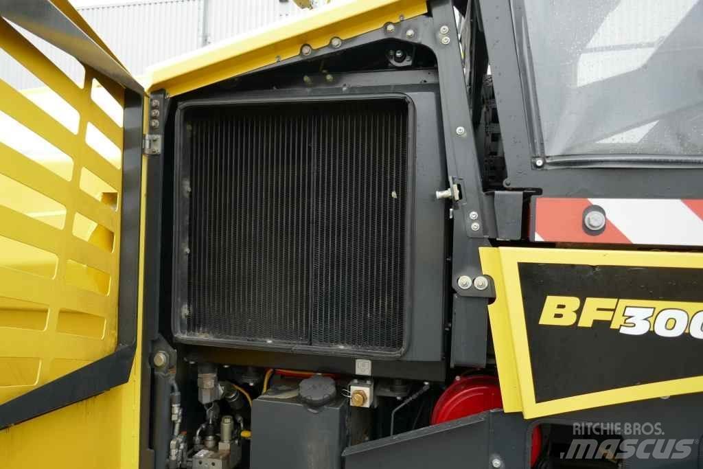 Bomag BF 300 C-2 Küçük asfalt makinalari