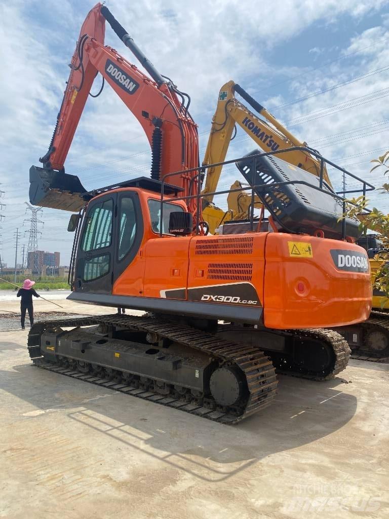 Doosan DX 300 LC Paletli ekskavatörler