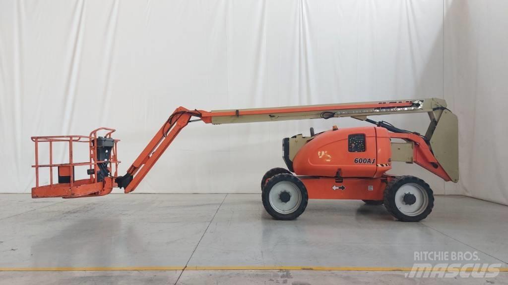 JLG 600 AJ Körüklü personel platformları