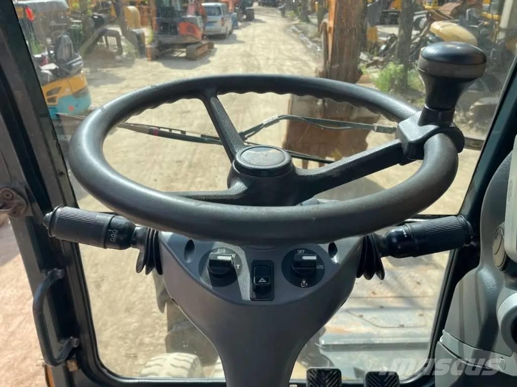 Hyundai R210W-9 Lastik tekerli ekskavatörler