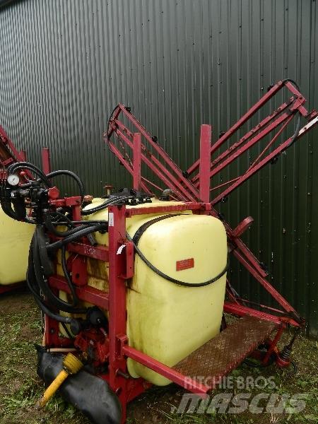 Hardi 800 Çekilir pülverizatörler
