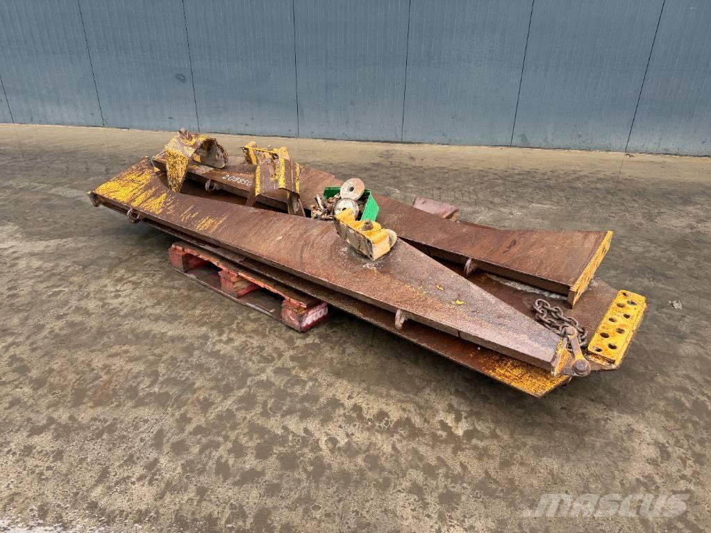 CAT 730 Arka kapaklar