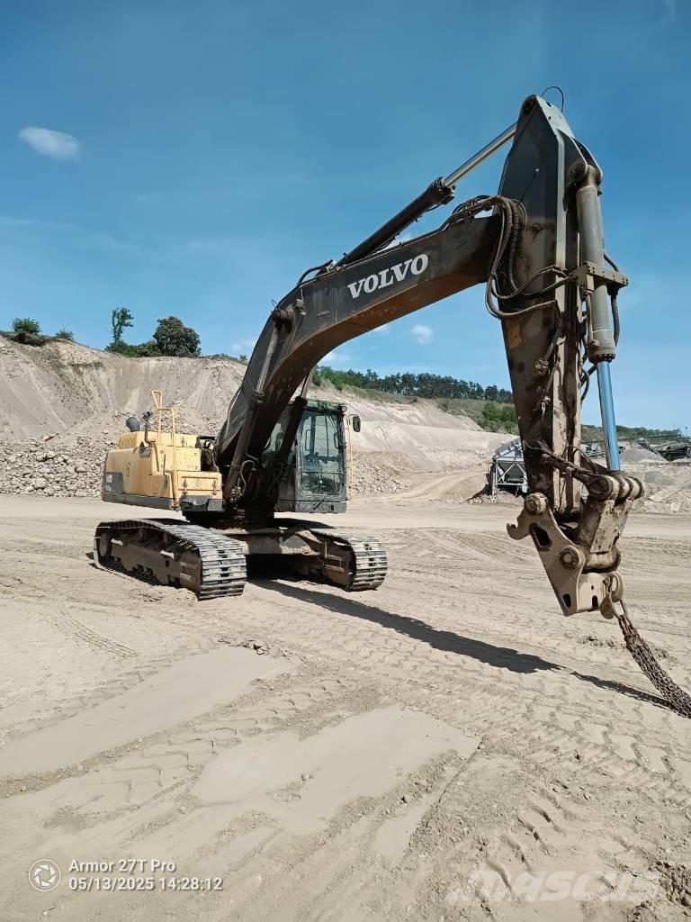 Volvo EC 300 D N L Paletli ekskavatörler