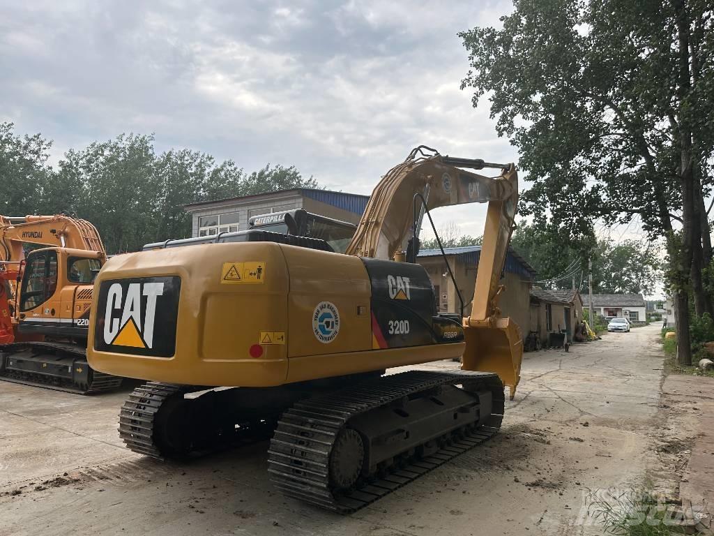 CAT 320D Paletli ekskavatörler