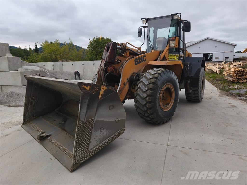 CASE 821C Diger