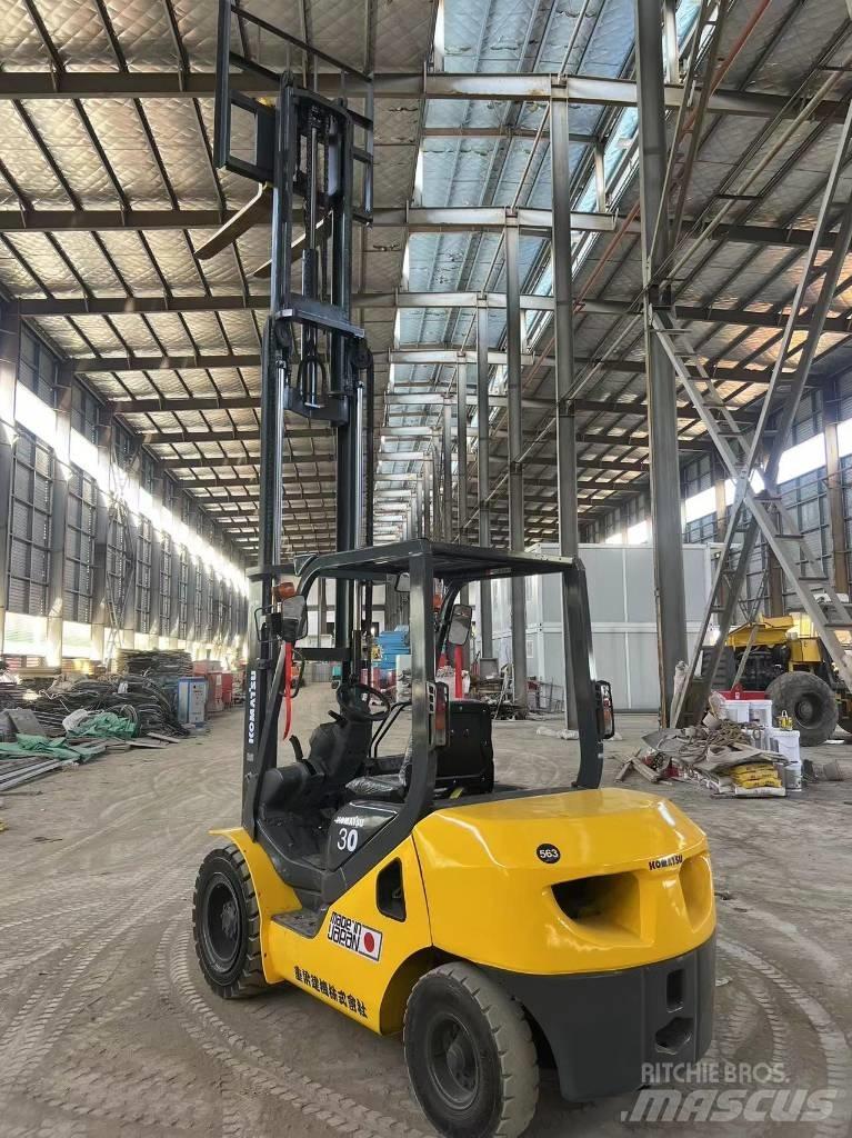 Komatsu FD 30 T-17 Dizel forkliftler