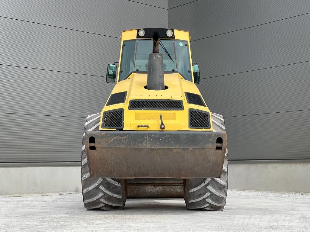 Bomag BW 213 DH-4 Tek tamburlu silindirler