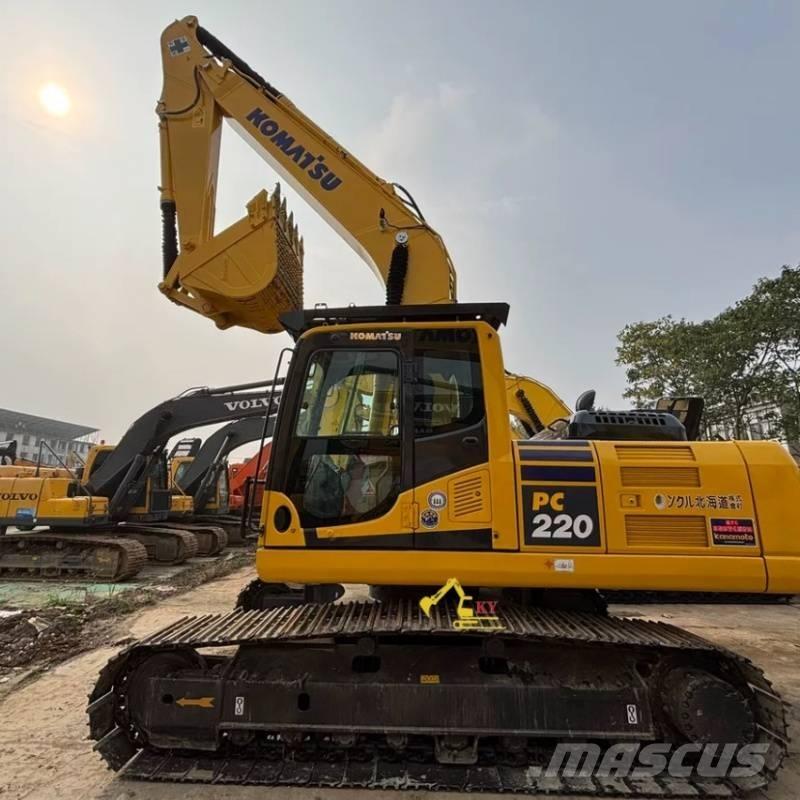 Komatsu PC 220-8 Paletli ekskavatörler