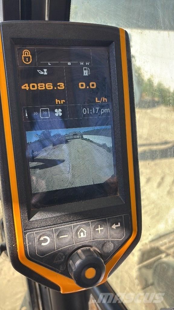 JCB JS 131 LC Paletli ekskavatörler