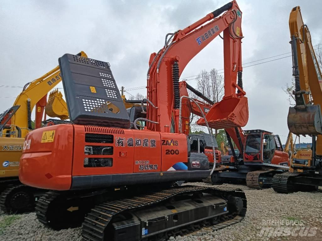 Hitachi ZX 200 Paletli ekskavatörler