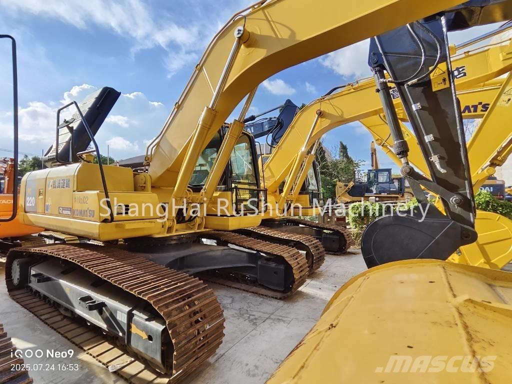 Komatsu 220-8 Paletli ekskavatörler