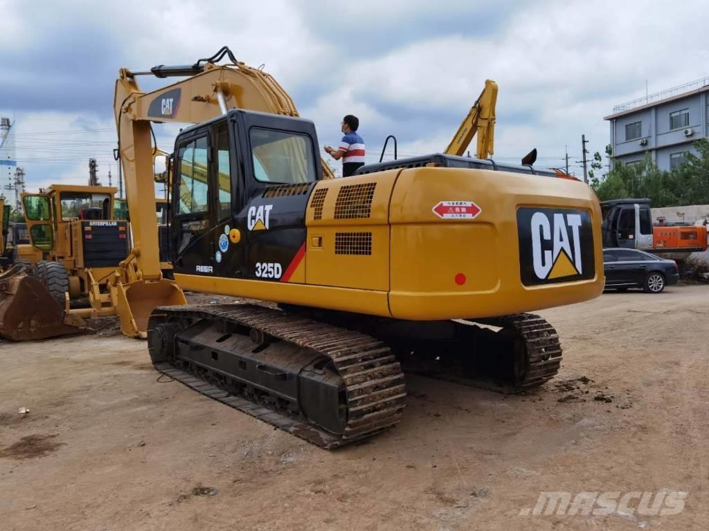 CAT 325DL Paletli ekskavatörler