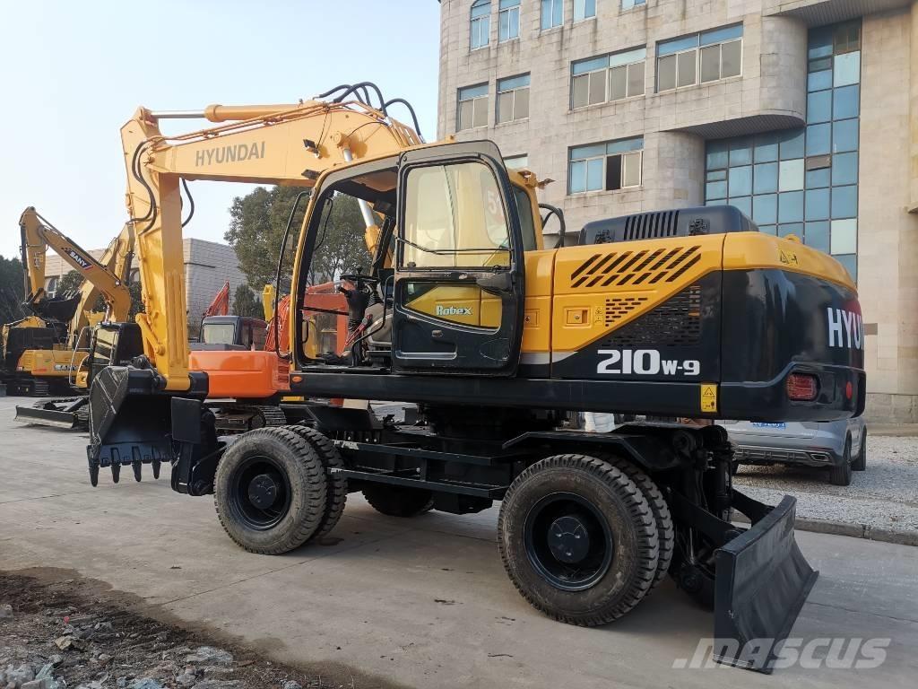 Hyundai R210W-9 Lastik tekerli ekskavatörler