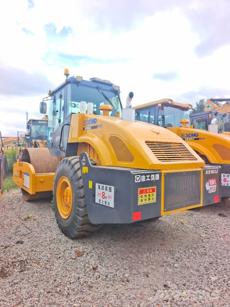 XCMG XS183J Tek tamburlu silindirler