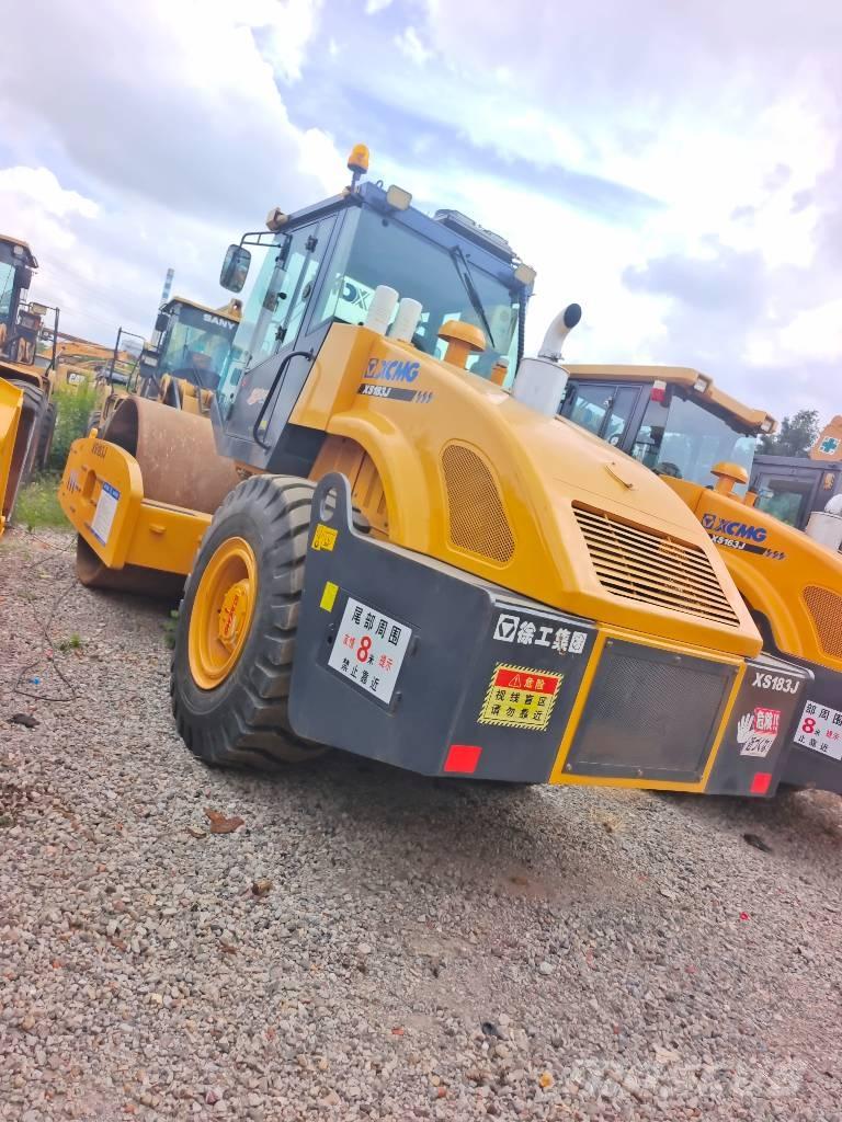 XCMG XS183J Tek tamburlu silindirler