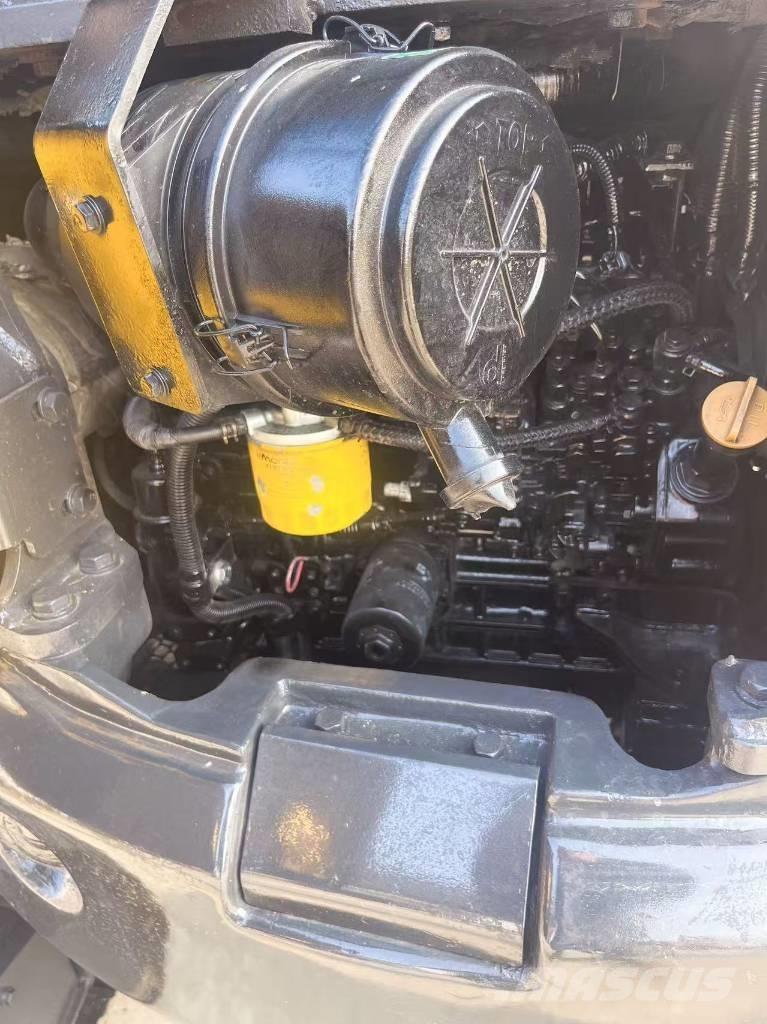 Komatsu PC 40 MR Paletli ekskavatörler